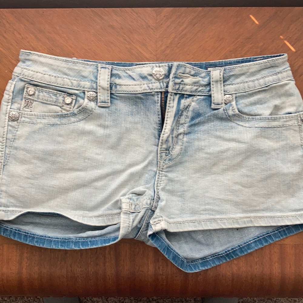 Women’s Miss Me Jean shorts - size 30